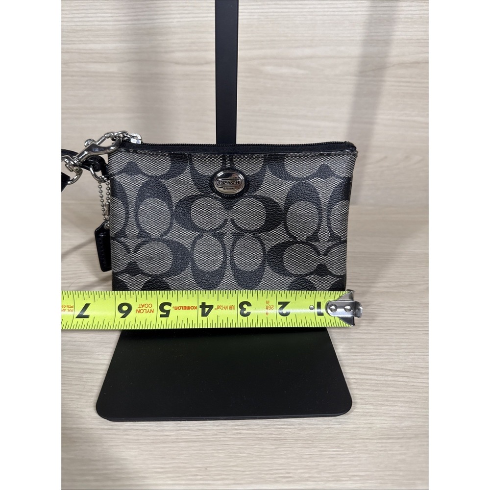 Coach Signature Logo Leather Wristlet Top Zip Black And Tan‎ Silver Hardware - Picture 2 of 8